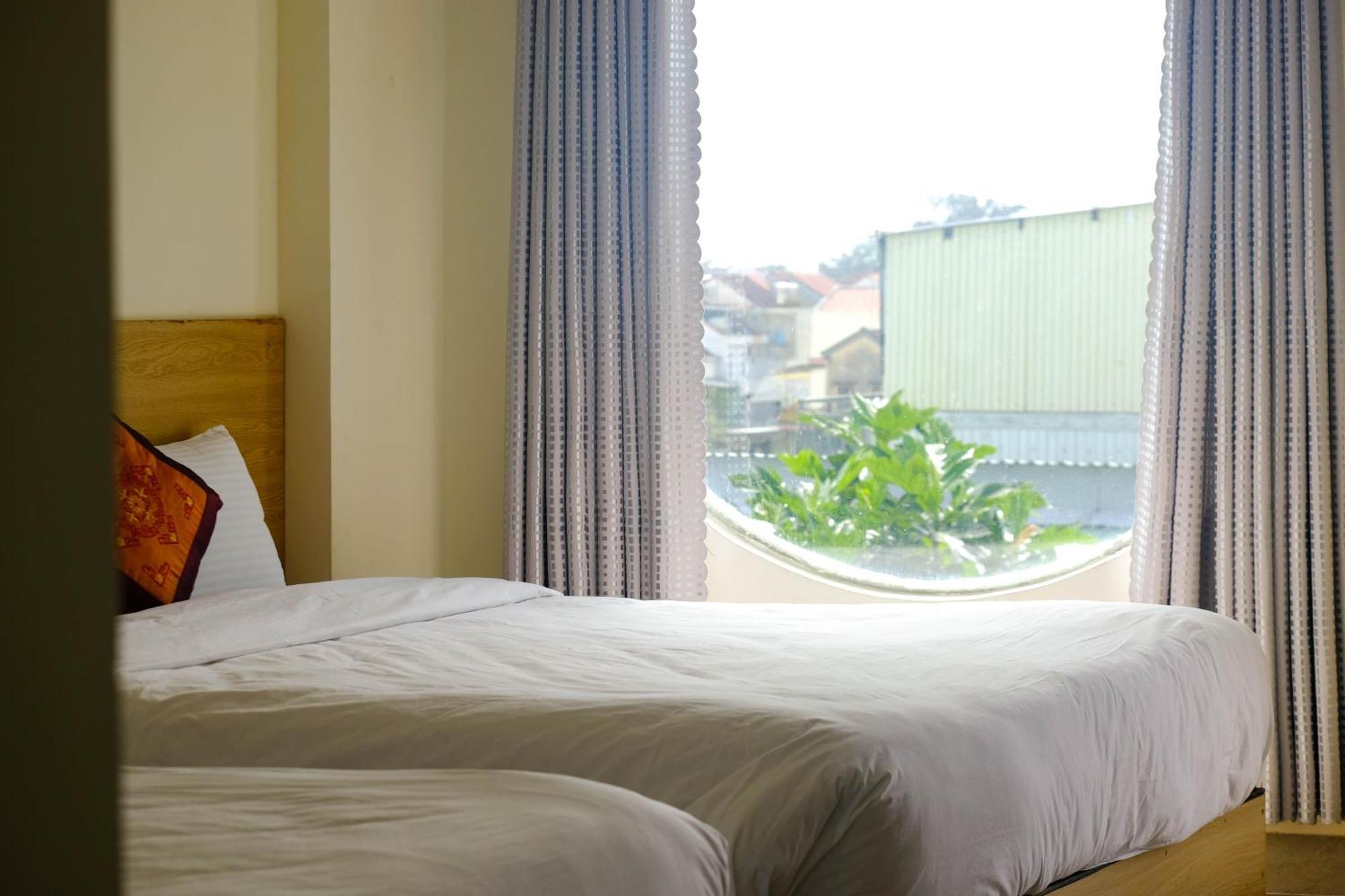 พาราไดส์ โฮเต็ล ฮอยอัน Hotel ภายนอก รูปภาพ